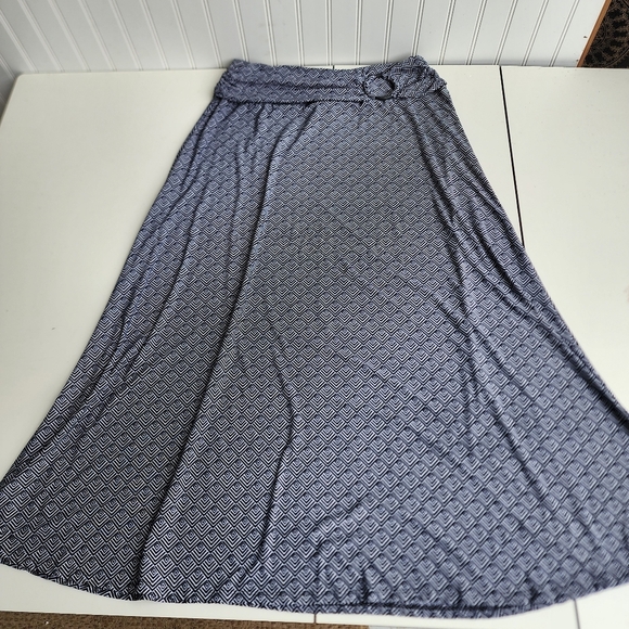 Robert Louis Maxi Skirt Womans Black White Geo Print Sttetch Easy Faux Belt PM - Picture 1 of 8